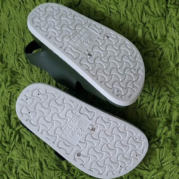 đNWOT Toddler Sandalsđ - Picture 3 of 4